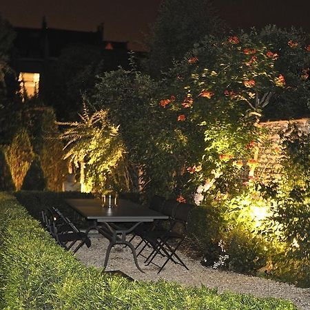 B&B Un Jardin En Ville Saint-Gilles Exterior foto