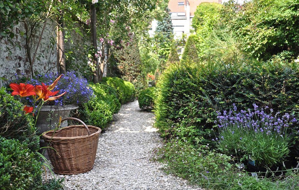 B&B Un Jardin En Ville Saint-Gilles Exterior foto