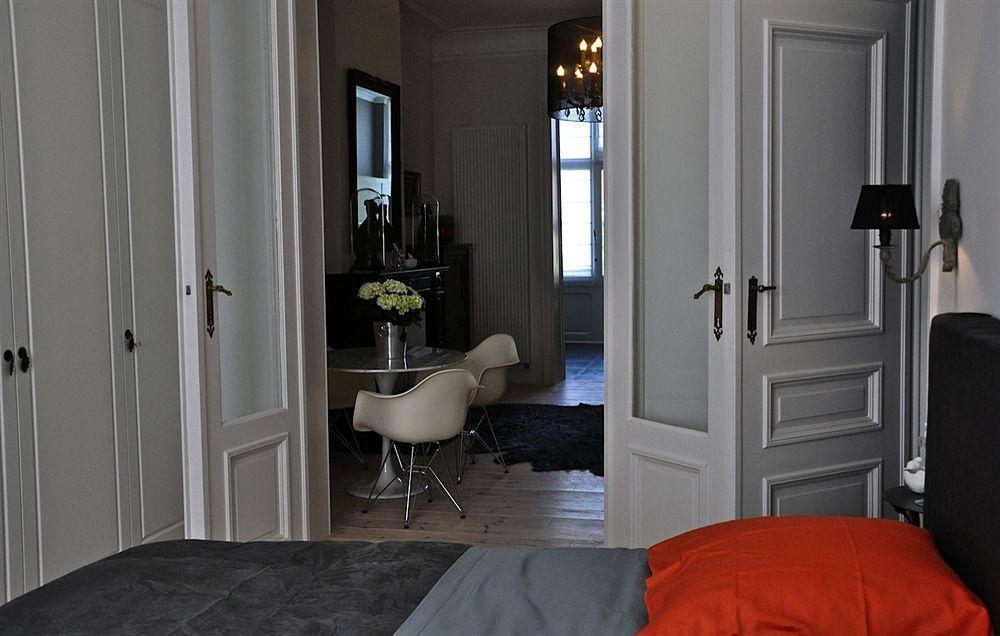 B&B Un Jardin En Ville Saint-Gilles Exterior foto