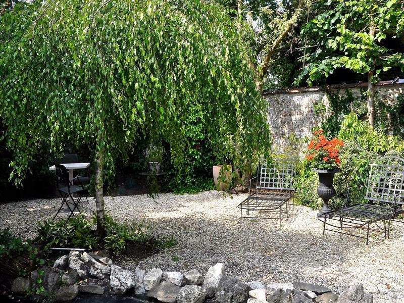 B&B Un Jardin En Ville Saint-Gilles Exterior foto